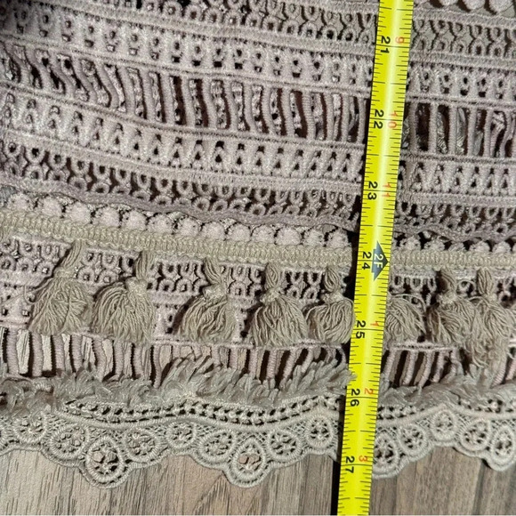 Soft Surroundings Tan Adelita Lace V-neck Blouse Tassel Eyelet Bell Sleeve Small - Picture 7 of 8